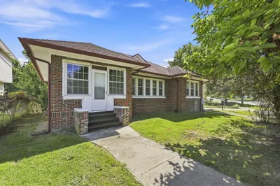 133 Parker St 1