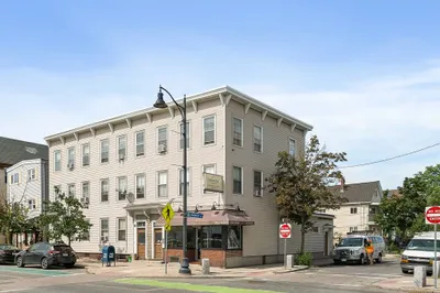 391 Somerville Ave #1 1