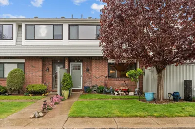 85 Rosewood Drive #28-1 1