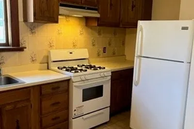12 Hamilton Rd #1