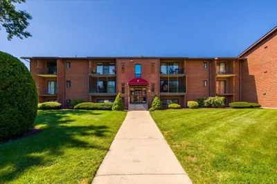 221 Oak St #5-33 1