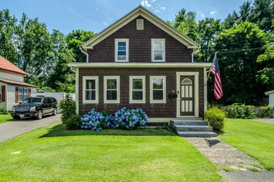 82 Ferry St