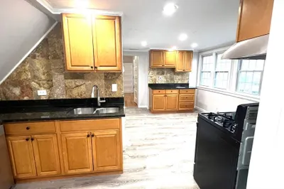 131 Josephine Ave #3
