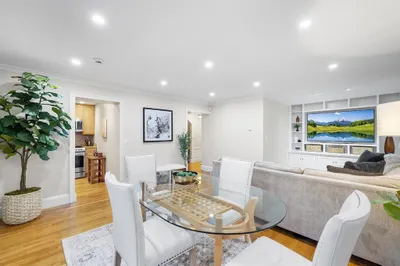 42 W Newton St #B2