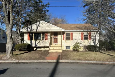 48 Burnett St