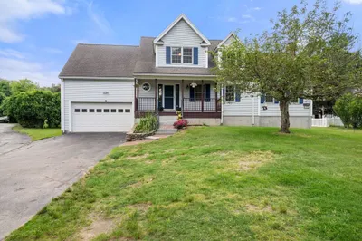 8 Evans Rd