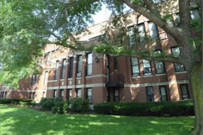 60 Gibson St #305 1