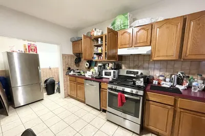 22 Humphreys St #2