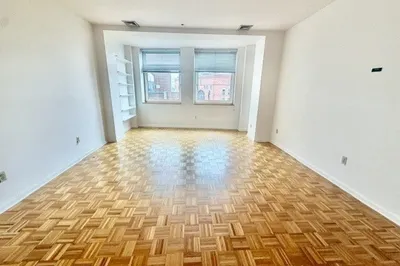 300 Commercial St #602 1