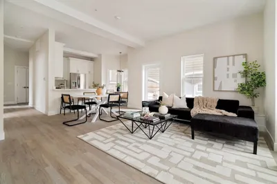 14 Alaska St #1