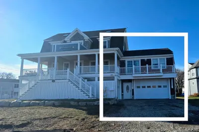 33 Oceanside Dr #2 1