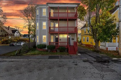 4 Howard Ave