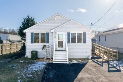 33 Commonwealth Ave 1