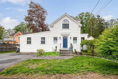 25 Ash St
