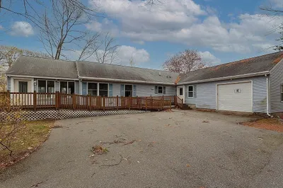 24 Grove Avenue 1