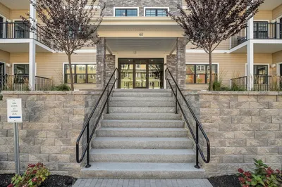55 Pointe Place #102 1