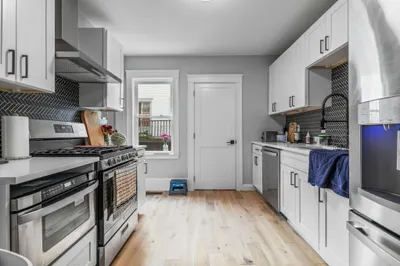 5 Dickson St #1 1