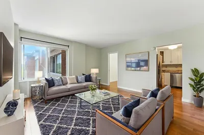 22 Chestnut Place #608