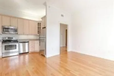 421 Hanover Street #23 1