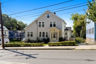 202 Spring St 1