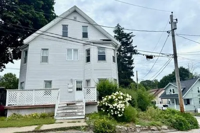 8-10 Vinton Ave 1