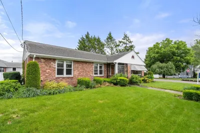 275 Edenfield Ave 1