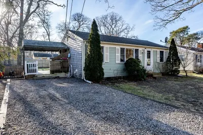 15 Circuit Rd E Rd