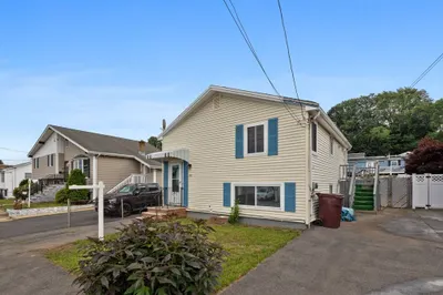 105 Oakwood Ave 1