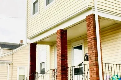 19 Roberts St