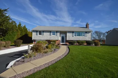 32 Pine Tree Dr-winter Rental 1