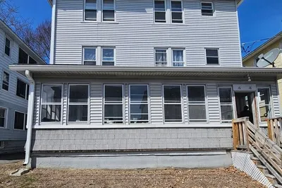 18 Lucretia Ave #3rd fl 1