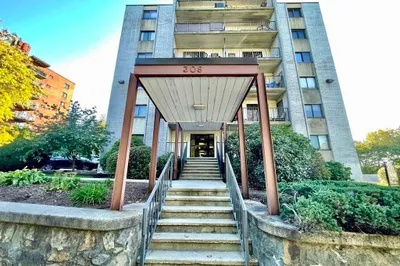 308 Quarry St #303