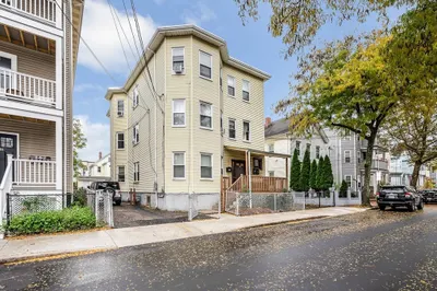 18 Otis St