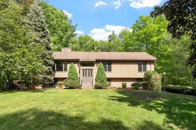 4 Douglas Avenue 1