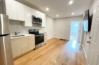 7 Warwick Street #2 1