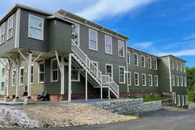34 Tremaine St #6 1