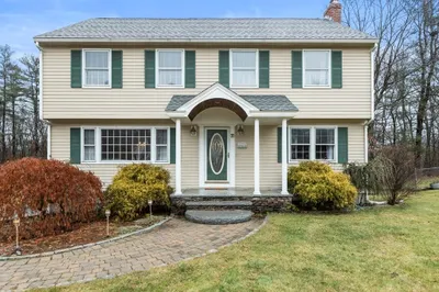 71 Evergreen Rd