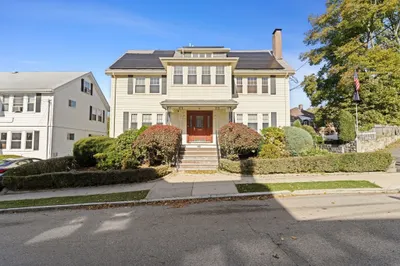 48 Trapelo St #B 1
