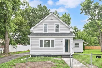 72 College St