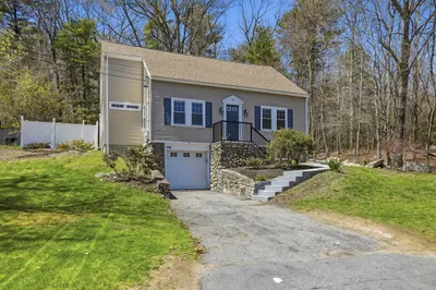 145 Boylston Cir 1