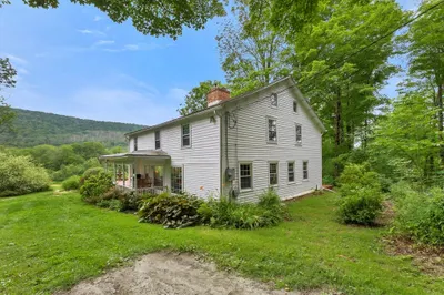 1040 North Main Street 1