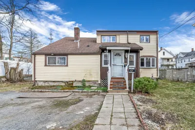 92 Rockdale St 1