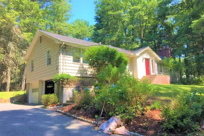 53 Deerhaven Rd #1 1