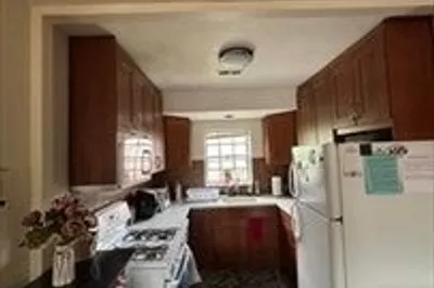 161 Lake Shore Rd #3
