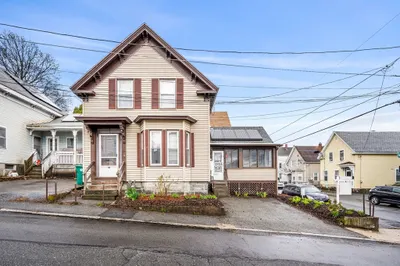 48 Barrington St