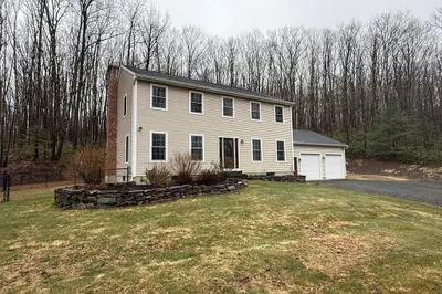 1048 Main Rd