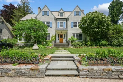 15 Hubbard Park Rd 1