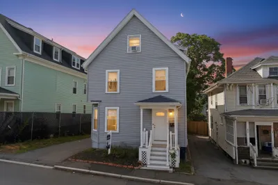 16 Crescent St 1