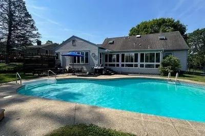 100 Anita Drive 1