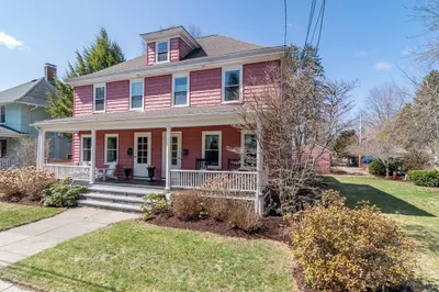 5 Roxbury Ave #5